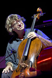 Il violoncellista Paolo Damiani